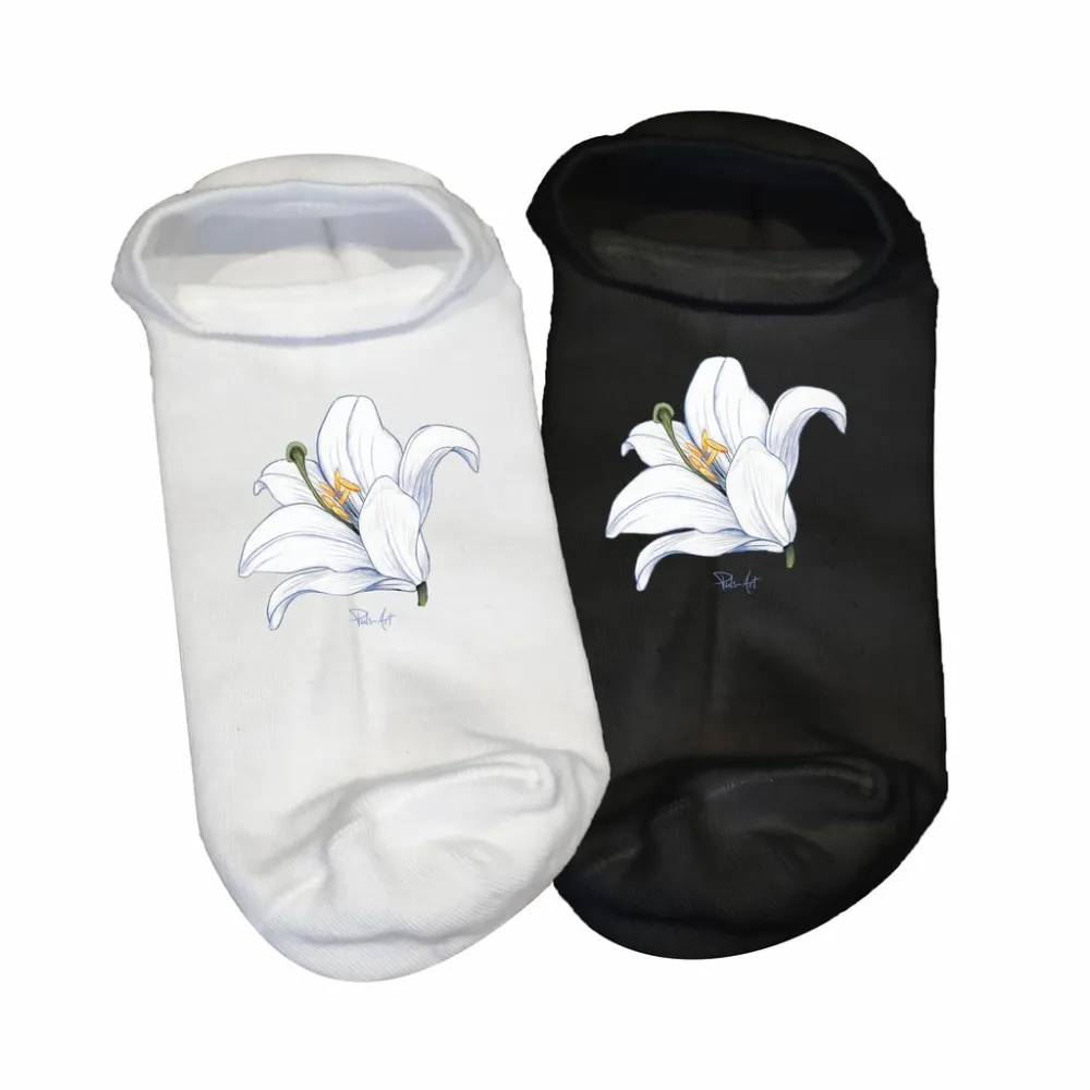 Białe stopki damskie z uroczymi kwiatami - Stylowe dodatki 