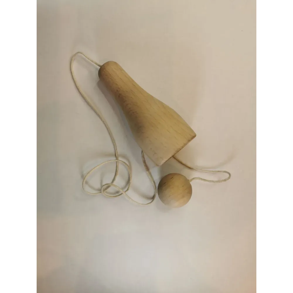 Gra drewniany kubek zręcznościowy